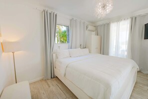 5 bedrooms, desk, iron/ironing board, WiFi - 5BR Hispaniola Villa in Sosua (Sosúa)