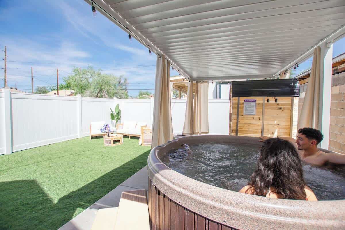 Bain à remous extérieur