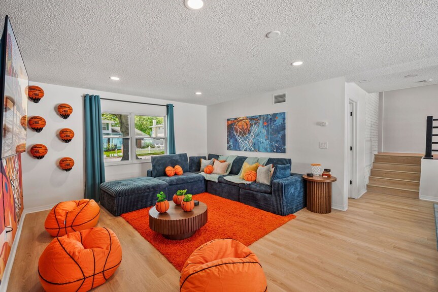 Game On! Heated Pool, Pickleball, Outdoor Theater! - Indian Rocks Beach, FL