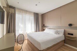 Economy Double Room | Desk, free WiFi