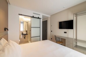 Economy Double Room | Desk, free WiFi - LEE Hotel (Andorra la Vella)