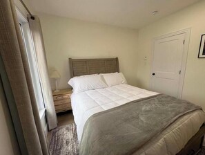 4 bedrooms, iron/ironing board, travel crib, free WiFi