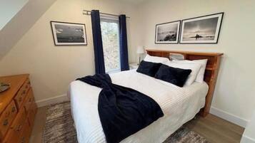 4 bedrooms, iron/ironing board, travel cot, free WiFi