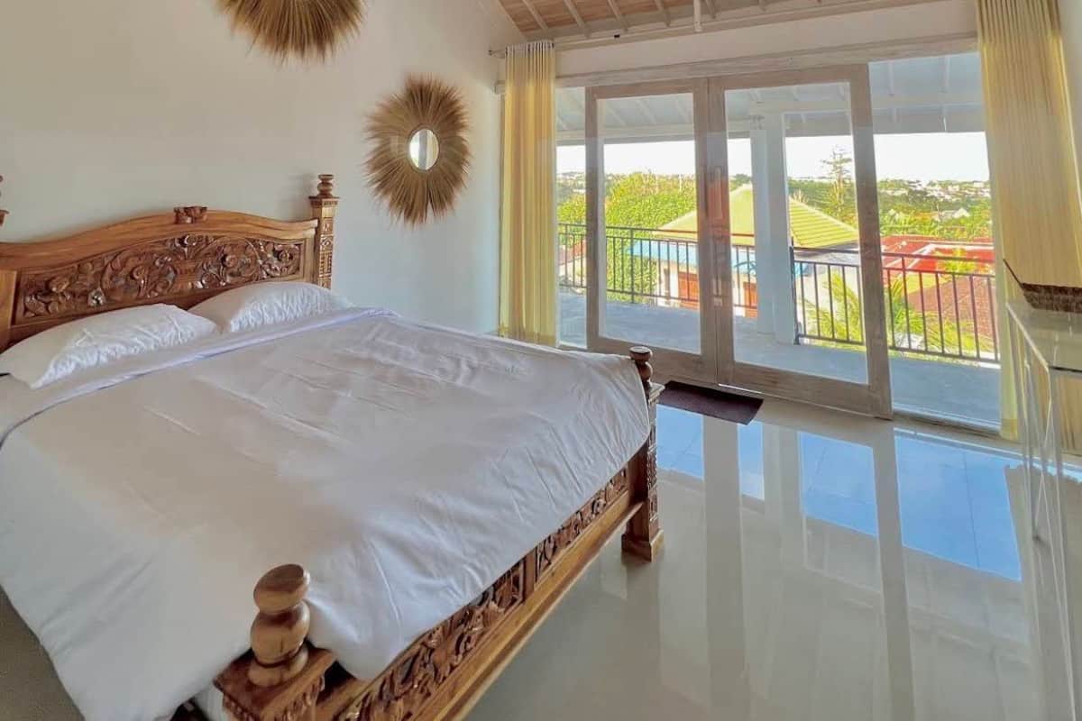 Deluxe Balcony | Interior