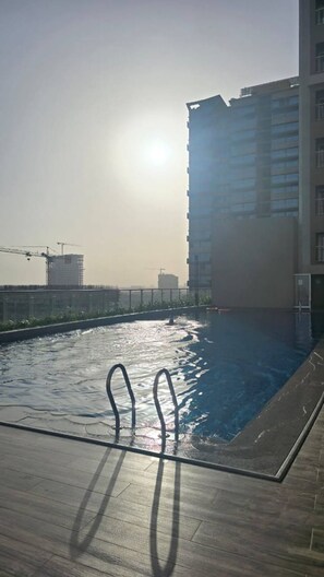 Indoor pool - Amber & Ash 2BHK Apartment 28th floor+pool (Mumbai)