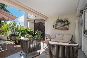 Terrace/patio - Au Paradis de Sian - Studio Avec Climatisation (Saint-Francois)