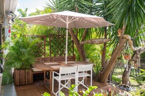 Outdoor dining - Au Paradis de Sian - Studio Avec Climatisation (Saint-Francois)