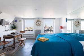 Bed sheets - The Lieutenance - Vue sur le Vieux Bassin (Honfleur)