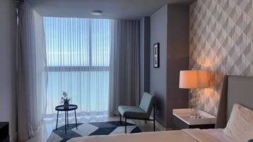 1 habitación, escritorio, tabla de planchar con plancha y wifi