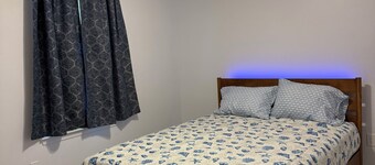 Coastal calm &I-10 convenience: 3BR/2BA beach themed house