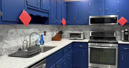 Coastal calm &I-10 convenience: 3BR/2BA beach themed house