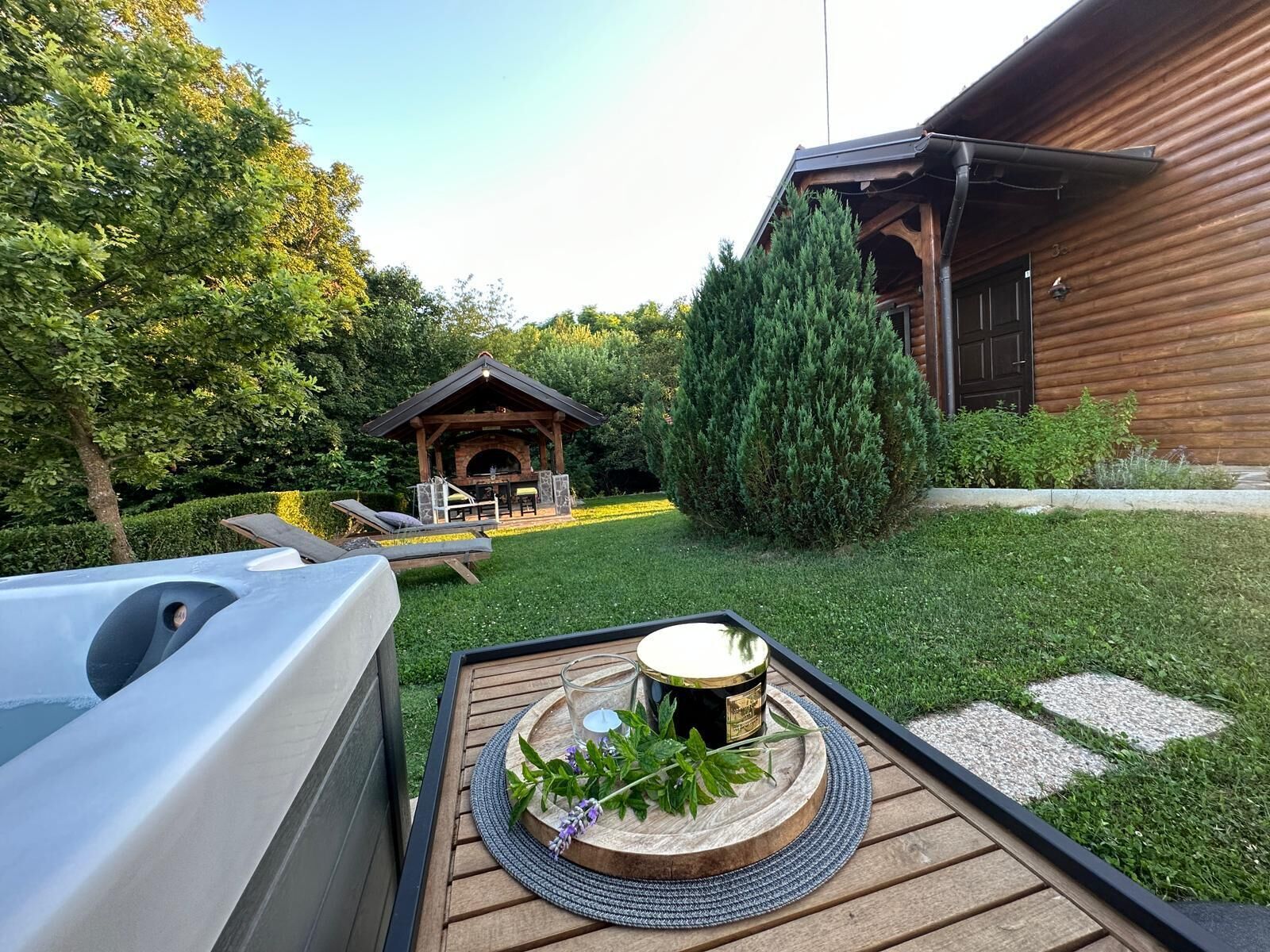Outdoor spa tub