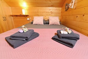 Internet - Relax by the Mrežnica River with jacuzzi, sauna and forest view (Mihalić Selo)