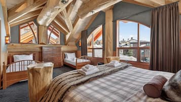 Luxury Chalet, 4 Bedrooms, Mountain View, Slope side