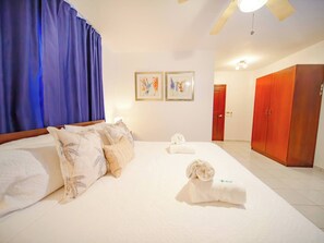 House, Multiple Bedrooms, Private Pool - Cozy 7BR Villa BIG Pool Close to Beach! (Sosúa)