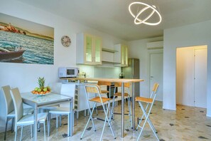 Dining - Holiday apartment by the water with shared boat dock (Mattarana)