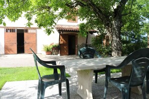 Outdoor dining - Holiday apartment with pool and tennis (Lazise)