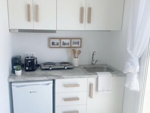Apartment | Private kitchen - Seaview Retreat Facing the Aegean (Mykonos)