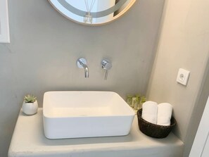 Apartment | Bathroom - Seaview Retreat Facing the Aegean (Mykonos)