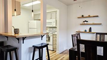 Coffee/tea maker, fridge, microwave, oven