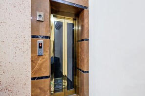 House | Interior - Collection O Ambedkar Chowk (Amritsar)