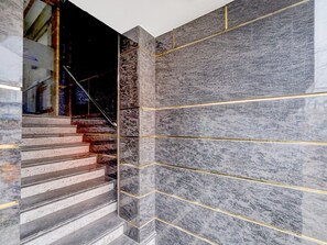 Hus | Reception