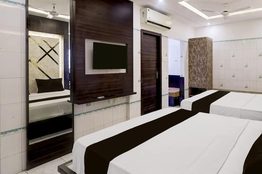 Saver Double Hotel Admire Suit