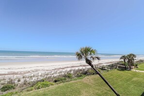 On the beach - Sand Dollar 3-305: Direct Oceanfront 3/2 Condo, Luxury in St. Augustine Beach! (St. Augustine)