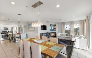 Dining - GULF-FRONT 3BR Condo! Steps to Beach & Community Pool! (Seacrest)