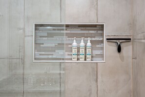 Shower - New Home in Canyon Lake l Modern Interior (Canyon Lake)