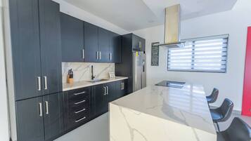 Villa, 3 Bedrooms, Accessible, Private Pool | Private kitchen
