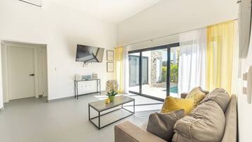 Villa, 3 Bedrooms, Accessible, Private Pool | Living area