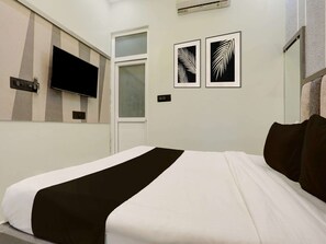 1 bedroom - Saver Double Maharshi Valmiki International Airport (Faizabad)