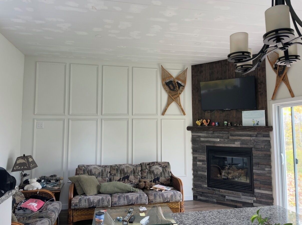 Una Smart TV, una chimenea