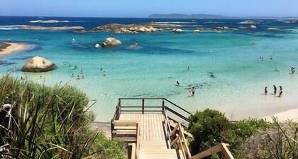 Karri Views: Family‑friendly house, walk to inlet, close to town