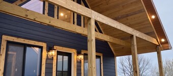 Just built 3-bedroom Scandinavian loft cottage near Lindstrom-Taylor's Falls