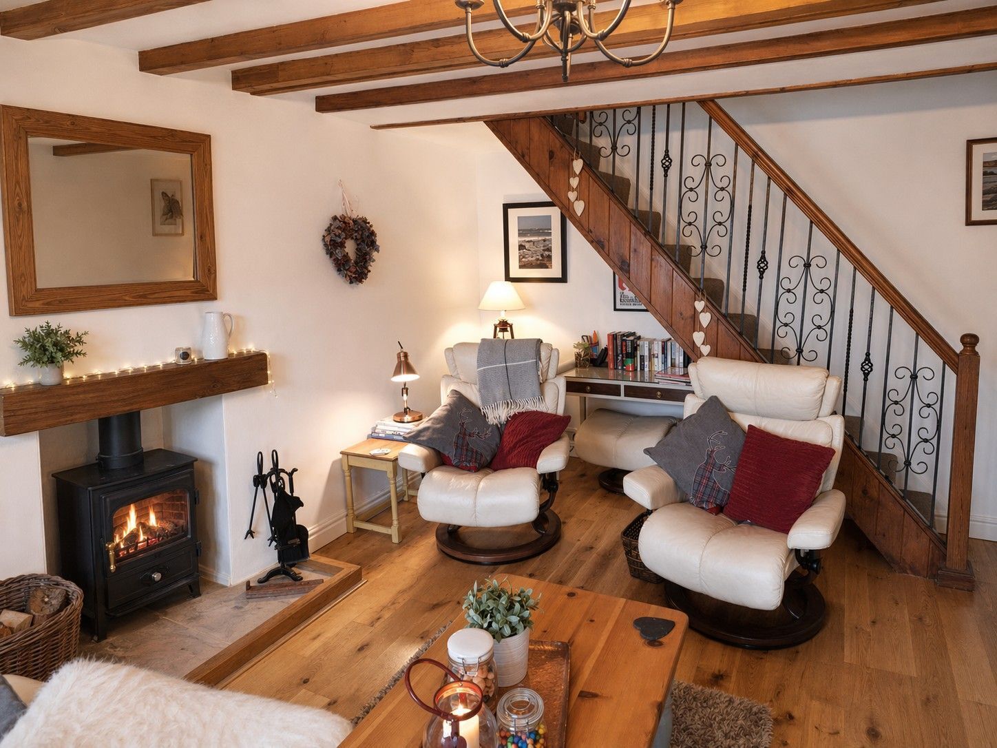 TV, fireplace