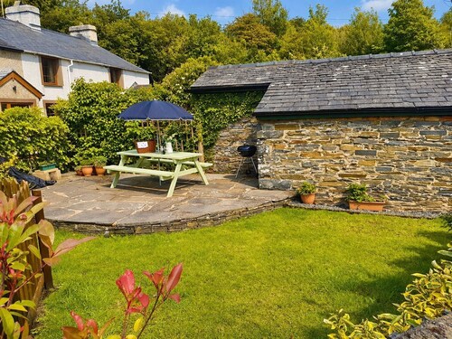 Spring Garden Cottage, Grizebeck ideal for exploring Southern Lakes and Morecambe Bay