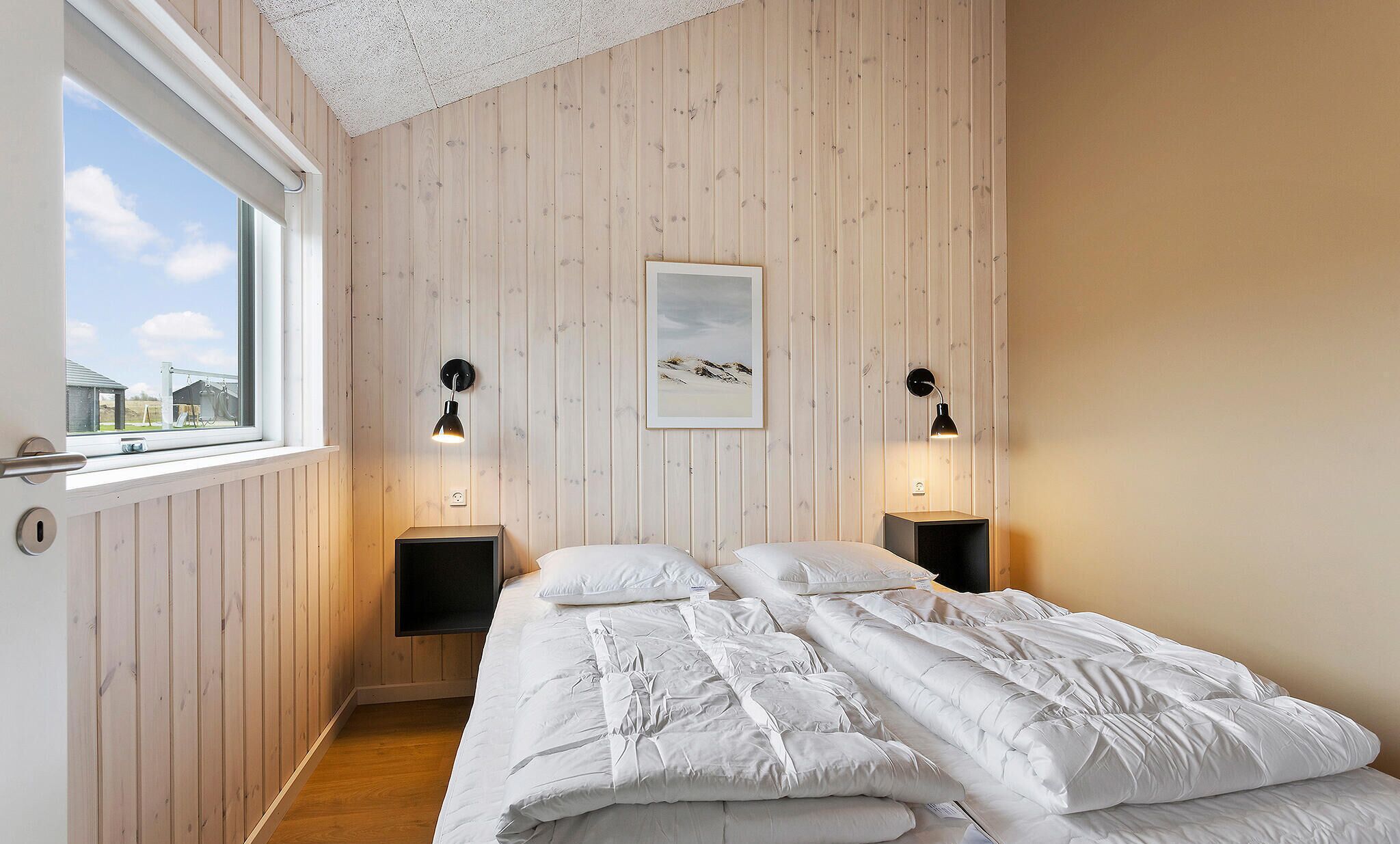 6 bedrooms, travel crib, free WiFi
