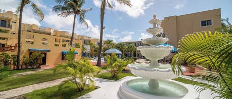 Condo, 1 Bedroom, Patio | Property grounds