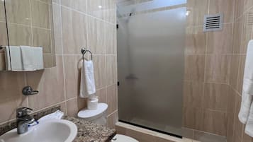 Condo, 1 Bedroom, Patio | Bathroom