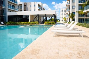 Pool - 1BR Spacious with Balcony - Beach - The Towers (Punta Cana)