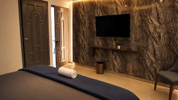 Camera familiare, balcone, vista resort | Wi-Fi gratuito