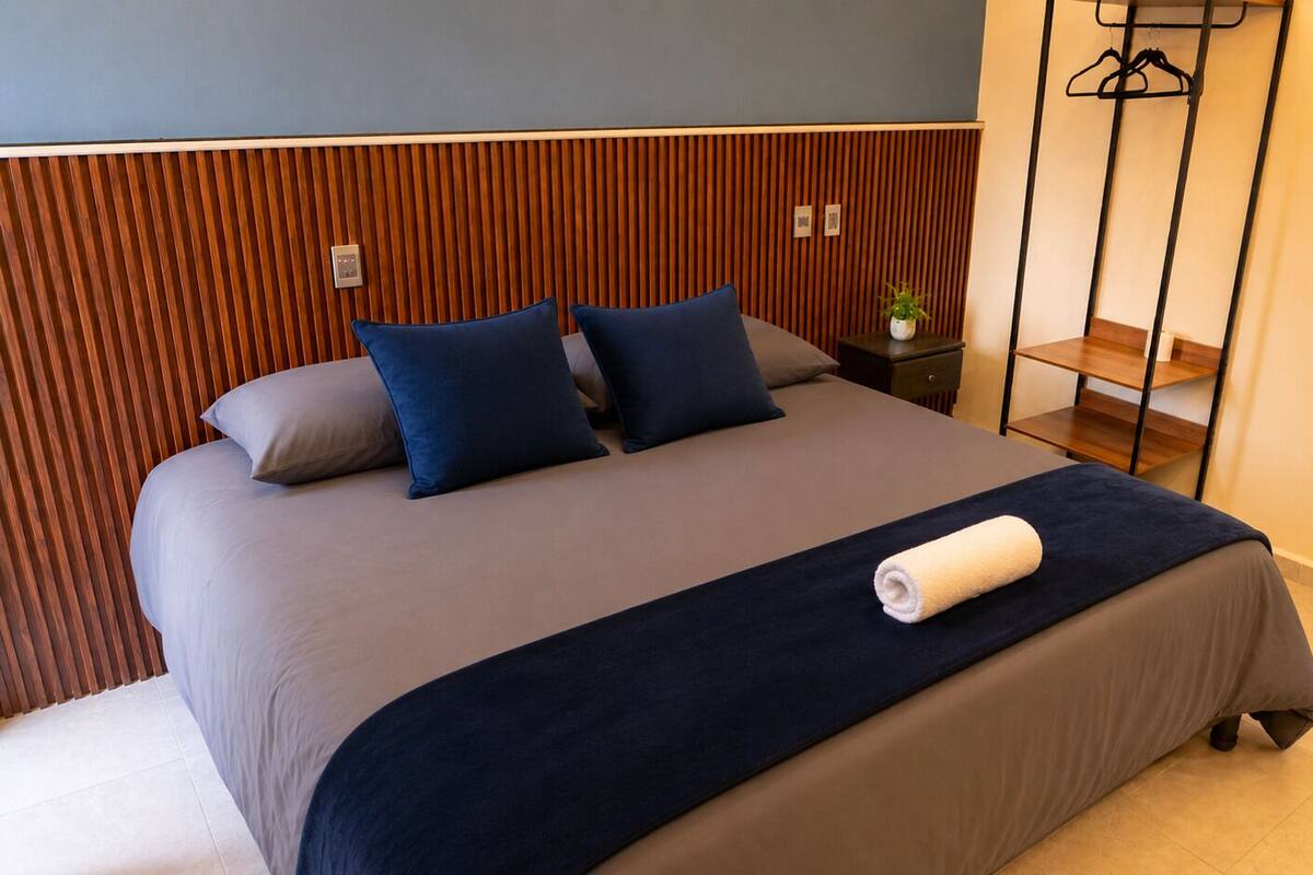 Chambre Familiale, balcon, vue établissement | Wi-Fi gratuit