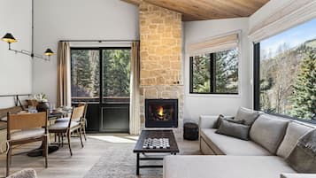 Apartment (2 Bedrooms) | Front of property