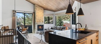 Riverstone Retreat by Avantstay Shared Hot Tub + Mountain Views Walk to Gondola + San Miguel River Trail