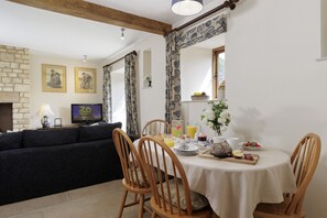 Dining - Norton Subedge Barn -  a mkt - marketing that sleeps 6 guests  in 3 bedrooms (Mickleton)