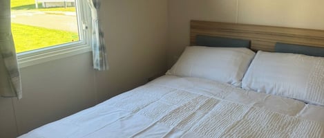 3 室のベッドルーム、WiFi、ベッドシーツ