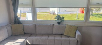 Caravan - Sleeps 6 - Parking