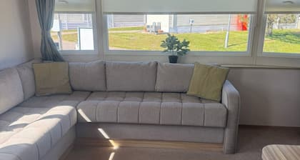 Caravan - Sleeps 6 - Parking